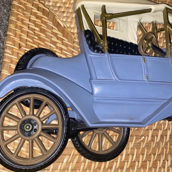 1977 BURWOOD PRODUCTS 18" X 11 1/2" FORD CAR - Picture 3 of 8